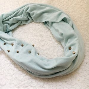NWT Mint Infiniti Studded Scarf